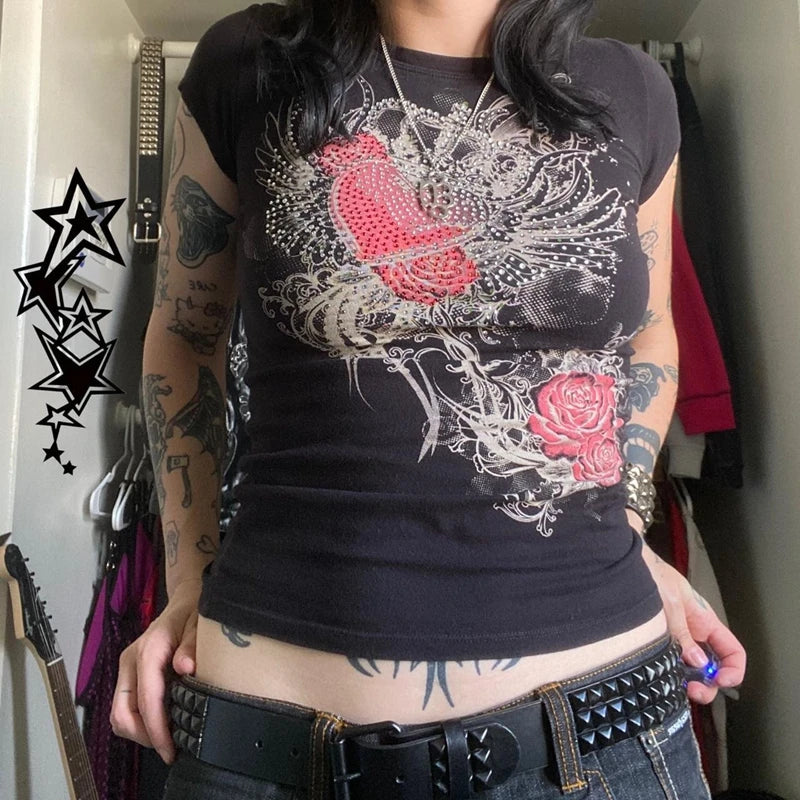 2000s Aesthetic Mall Goth E-girl Gothic T-shirt Retro Y2K Grunge Skull Wing Crop Tops Indie Graphic Print Short Sleeve Tee Women