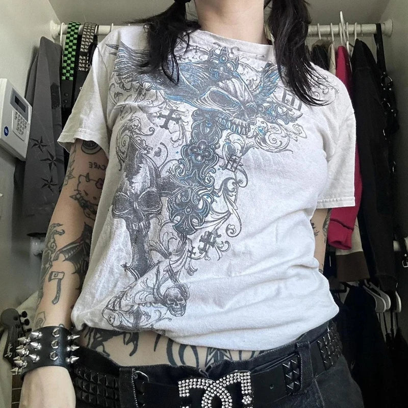 2000s Aesthetic Mall Goth E-girl Gothic T-shirt Retro Y2K Grunge Skull Wing Crop Tops Indie Graphic Print Short Sleeve Tee Women